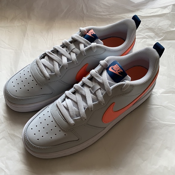 Nike court borough pure platinum shoes. Never worn. Brand new. Box has no lid - Picture 4 of 12